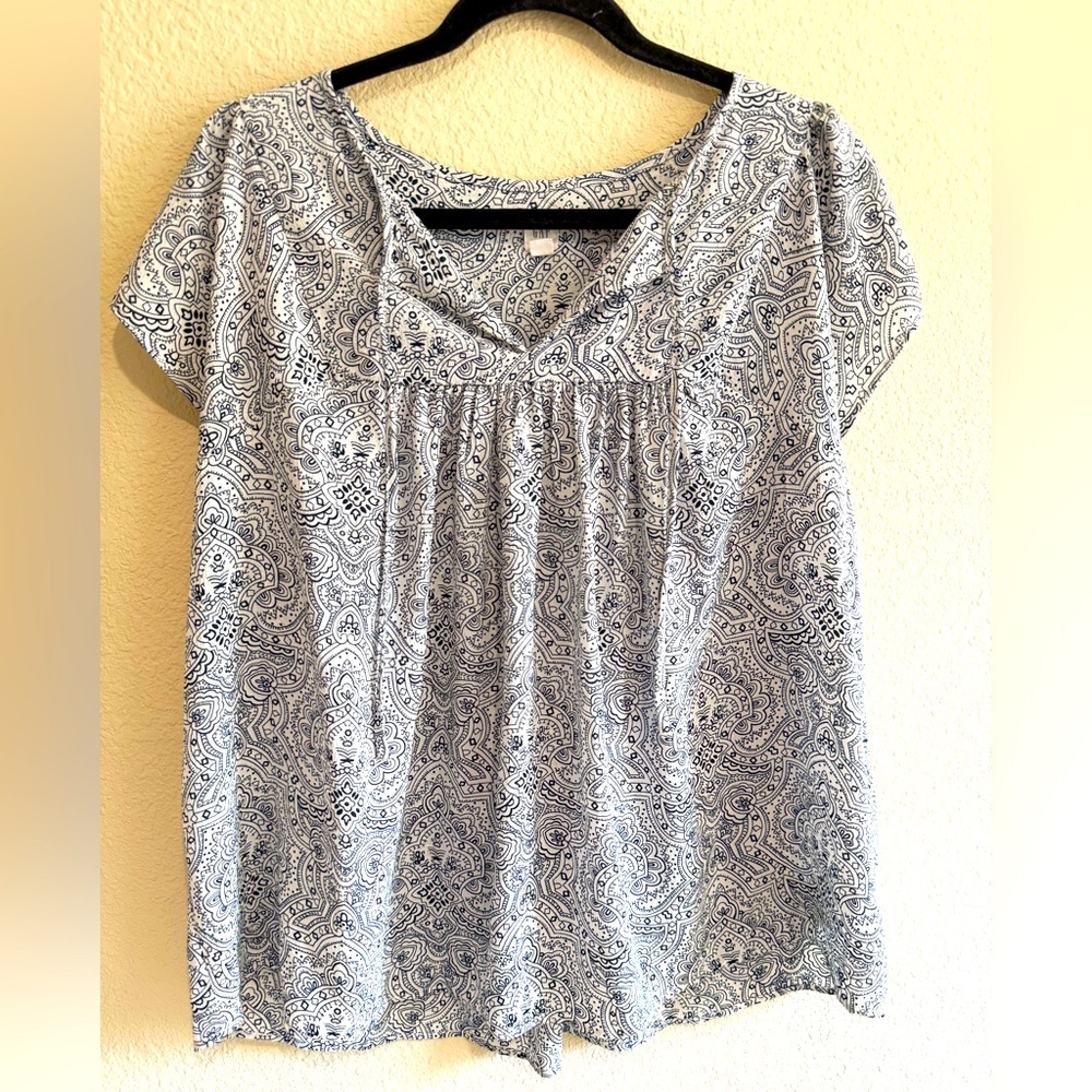 GAP Women's Black and White Paisley Blouse